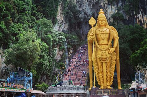 Batu Caves: Ein faszinierendes spirituelles Reiseziel mit 272 Stufen zum Gipfel!