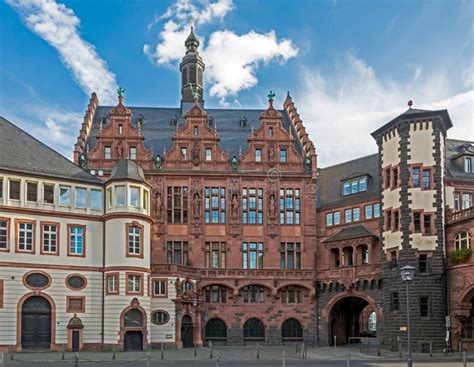  Das Alte Rathaus: Eine Zeitreise durch die Geschichte Frankfurts