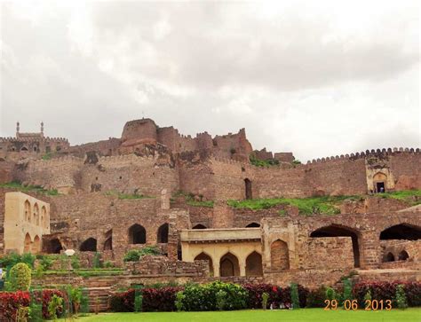 Der Golconda Fort: Eine Festung voller Geschichte und majestätischer Schönheit!