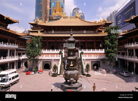 Der Zixia Tempel: Eine Oase der Ruhe mitten im geschäftigen Nanjing!