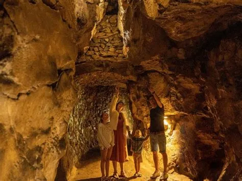  Die Xpeditional Grotte: Eine mystische Reise durch die Zeit!