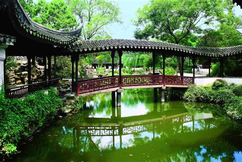 Der Humble Administrator's Garden - Ein Meisterwerk der chinesischen Gartenkunst mit einer versteckten Brücke!